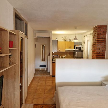 Studio Apartment Riva 수마르틴 외부 사진